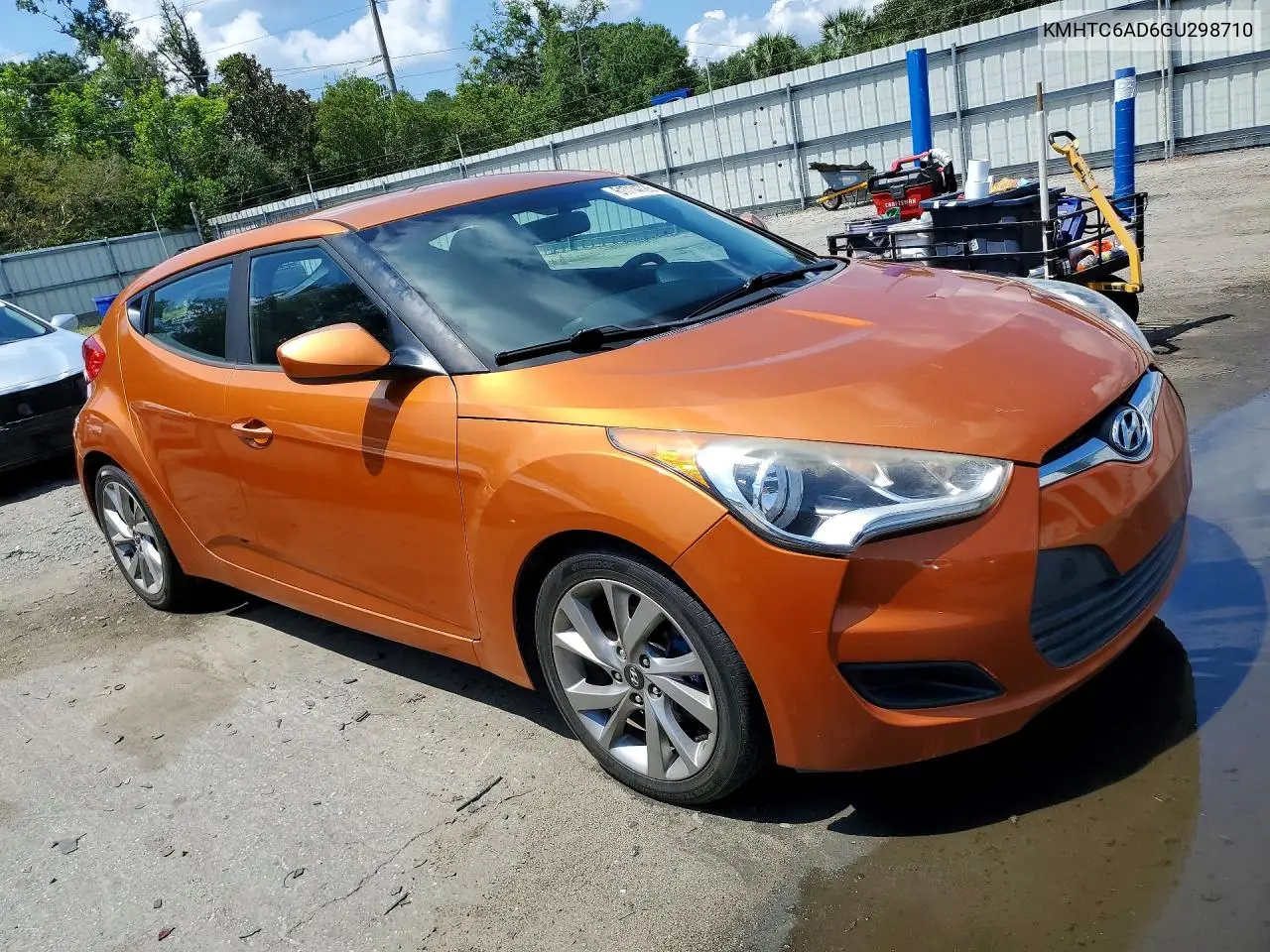 2016 Hyundai Veloster Base VIN: KMHTC6AD6GU298710 Lot: 61714726