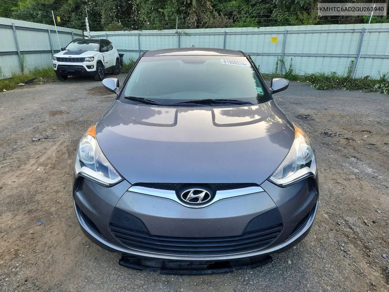 2016 Hyundai Veloster Base VIN: KMHTC6AD2GU263940 Lot: 61959976
