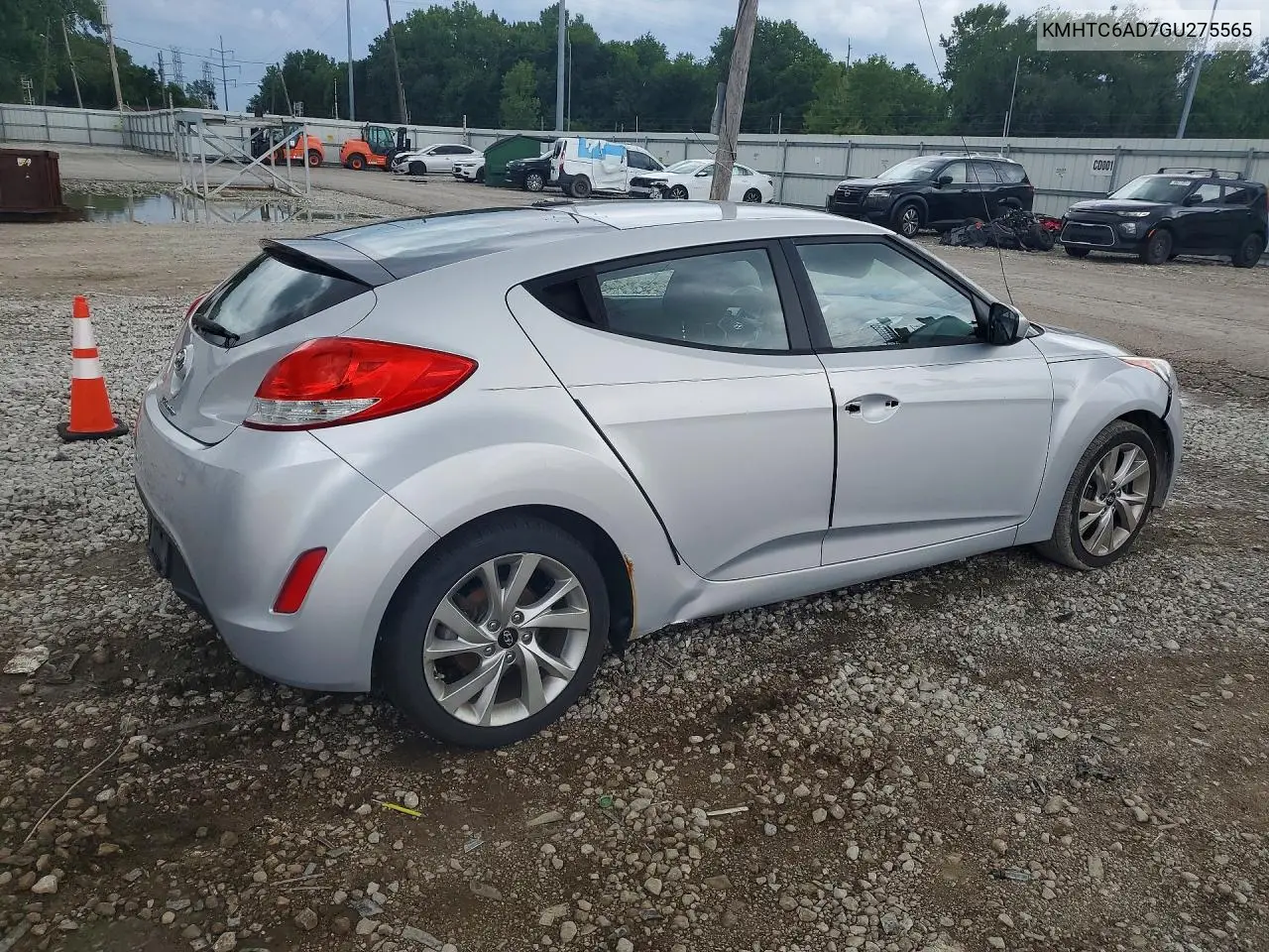 2016 Hyundai Veloster Base VIN: KMHTC6AD7GU275565 Lot: 62207776