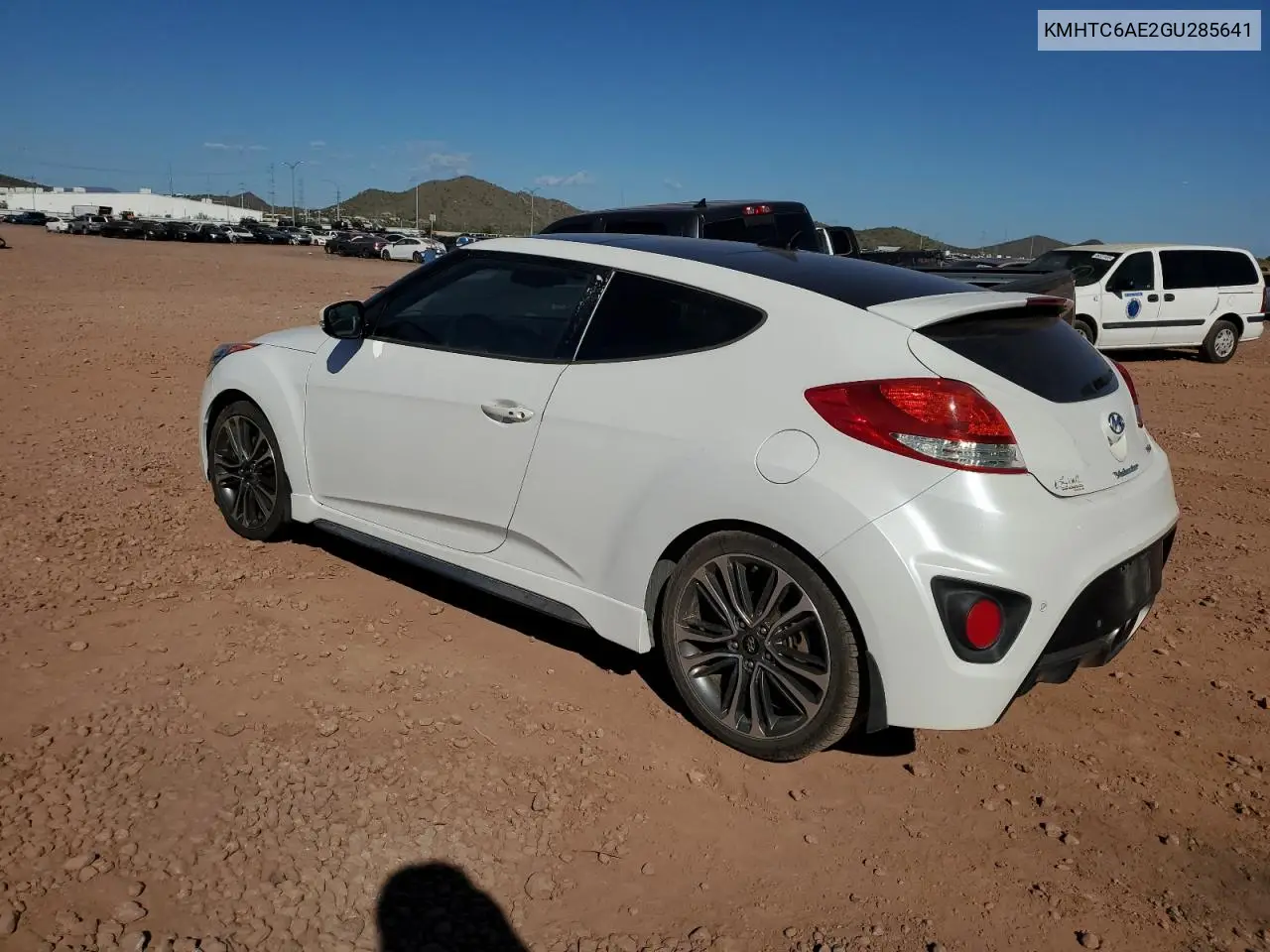 KMHTC6AE2GU285641 2016 Hyundai Veloster Turbo