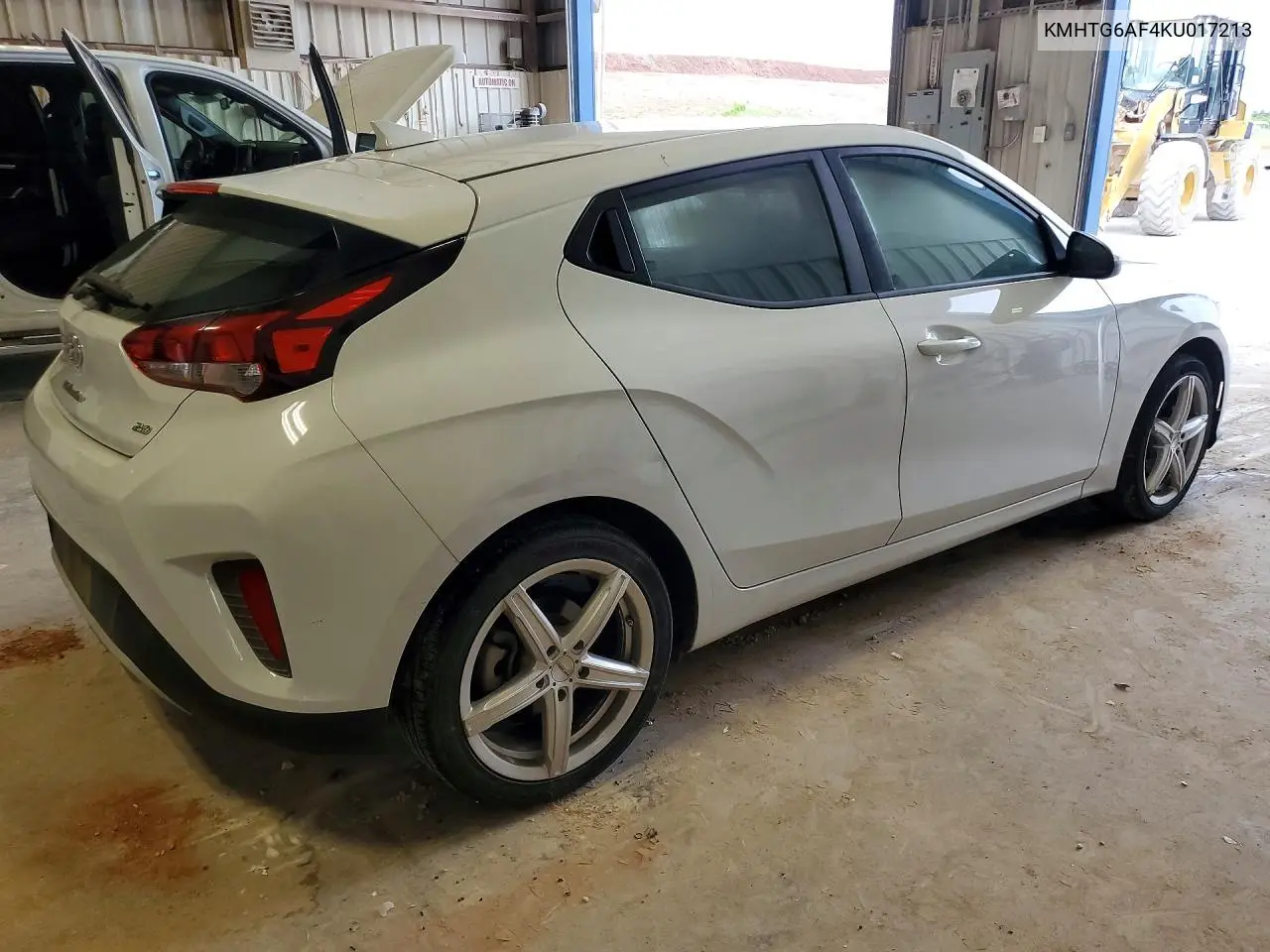 2019 Hyundai Veloster 2.0L VIN: KMHTG6AF4KU017213 Lot: 50881956