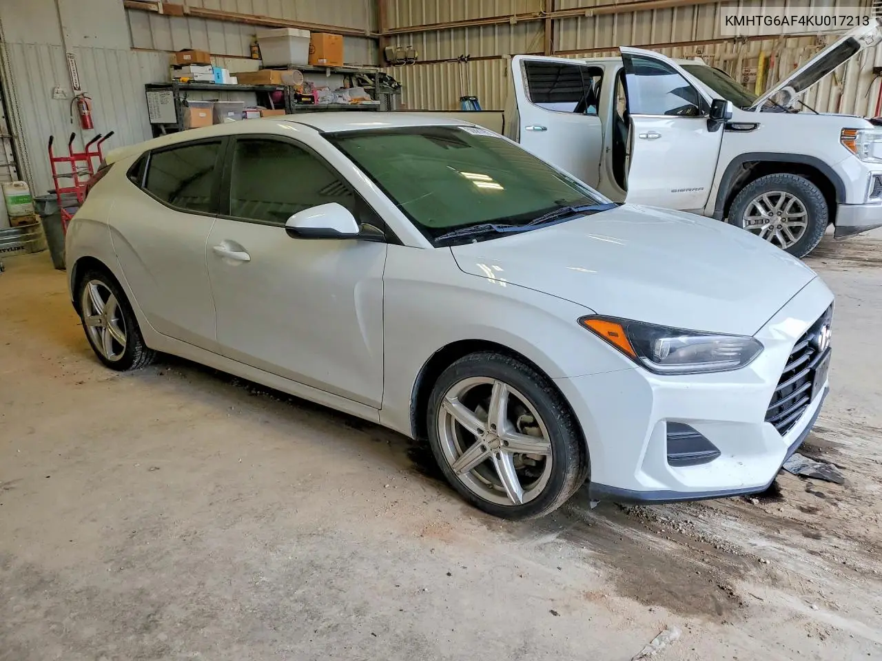 2019 Hyundai Veloster 2.0L VIN: KMHTG6AF4KU017213 Lot: 50881956