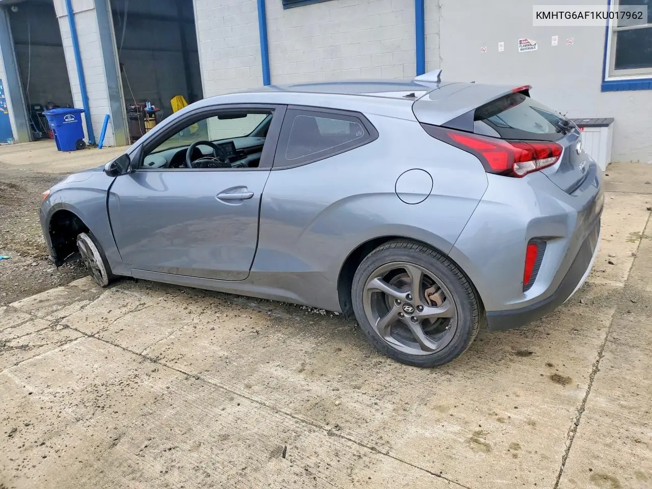 2019 Hyundai Veloster 2.0L VIN: KMHTG6AF1KU017962 Lot: 60129786