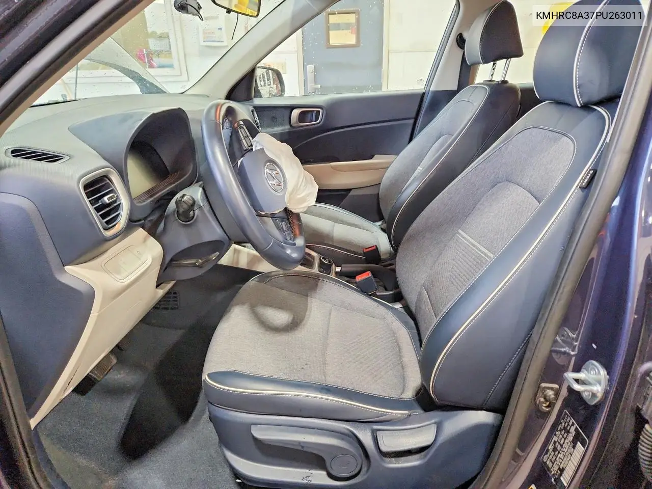 2023 Hyundai Venue Limited VIN: KMHRC8A37PU263011 Lot: 59745576