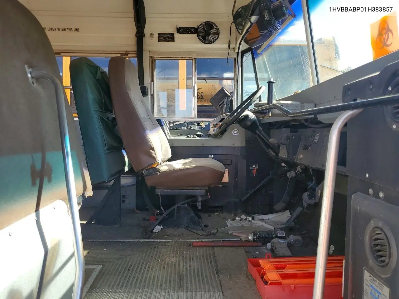 2001 Ic Corporation Ce Series School - School Bus VIN: 1HVBBABP01H383857 Lot: 52316956