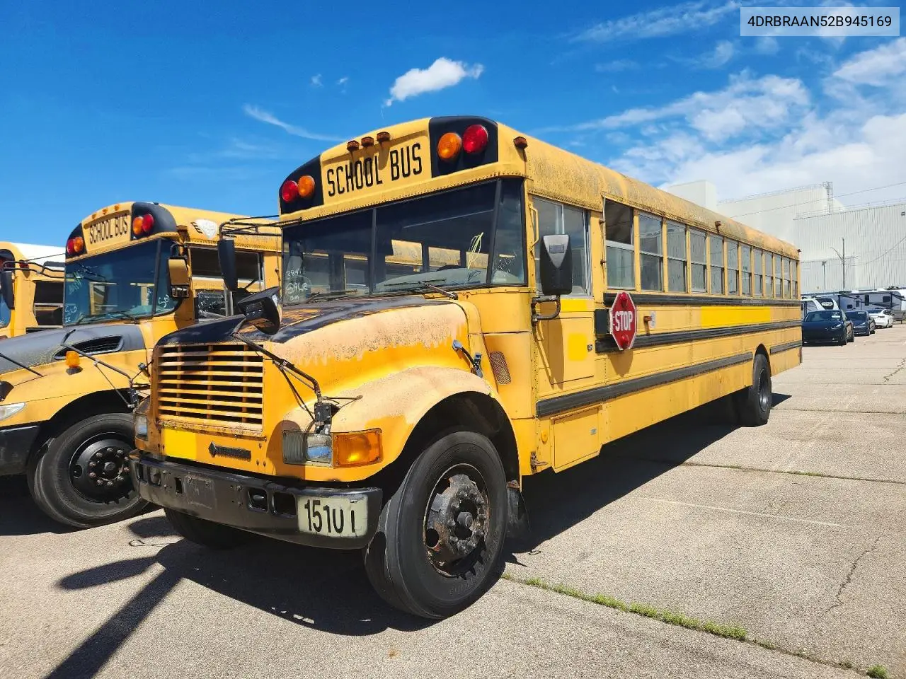 2002 Ic Corporation Ce Series School - School Bus VIN: 4DRBRAAN52B945169 Lot: 55182966