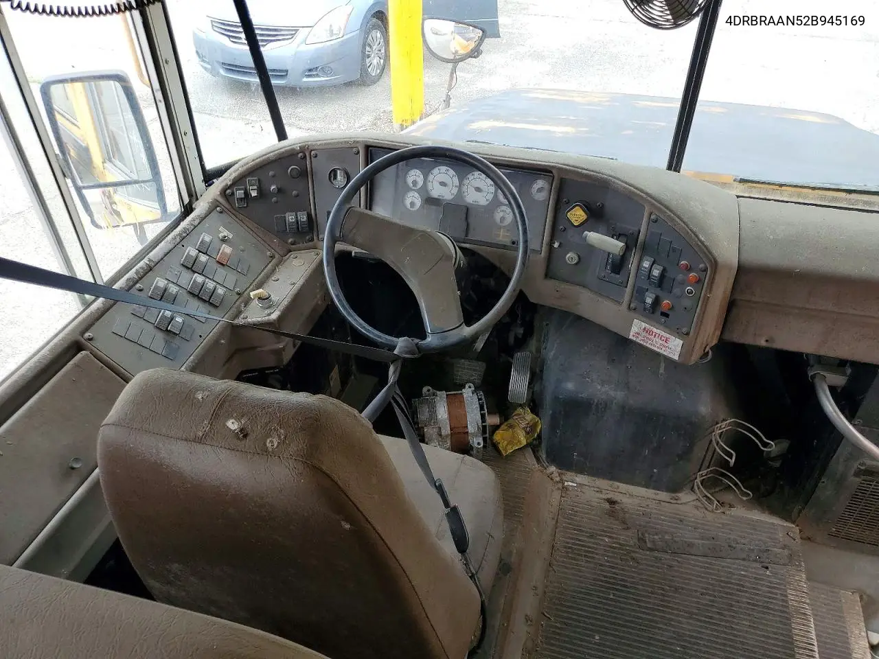 2002 Ic Corporation Ce Series School - School Bus VIN: 4DRBRAAN52B945169 Lot: 55182966