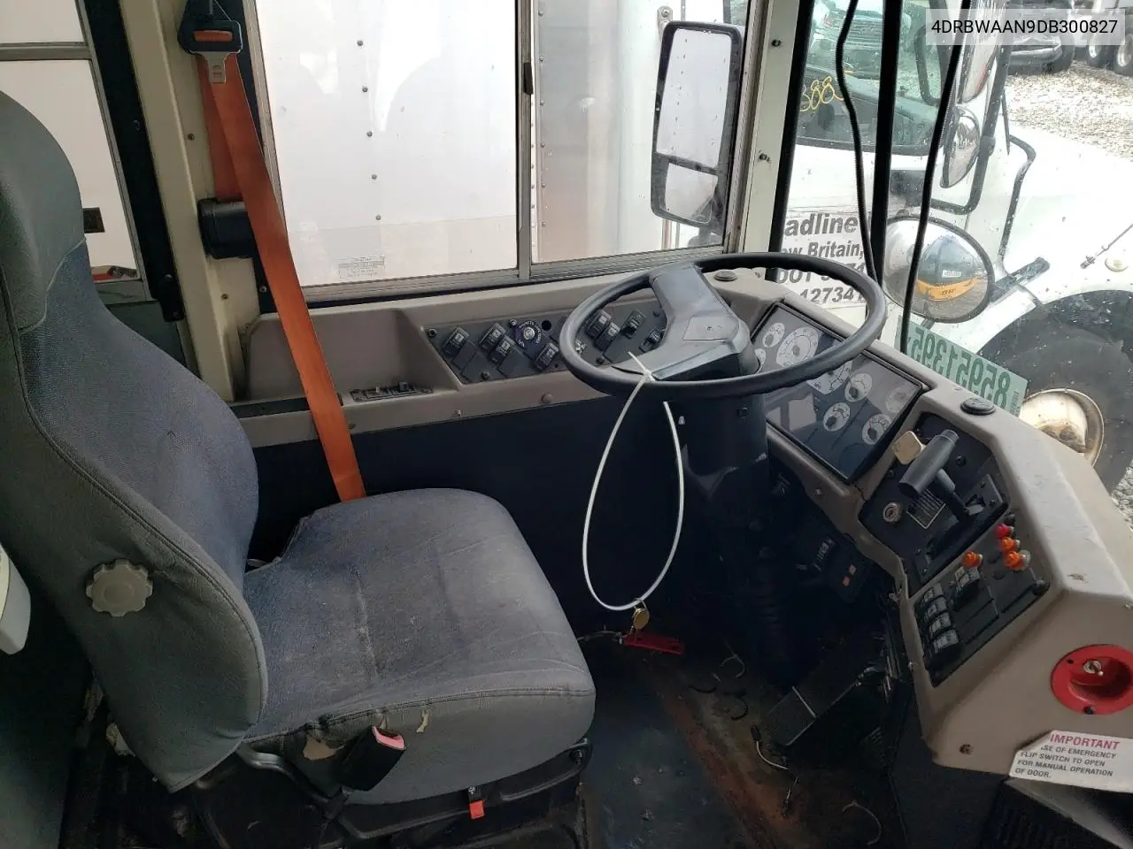 2013 Ic Corporation Re Series School - School Bus VIN: 4DRBWAAN9DB300827 Lot: 85951395