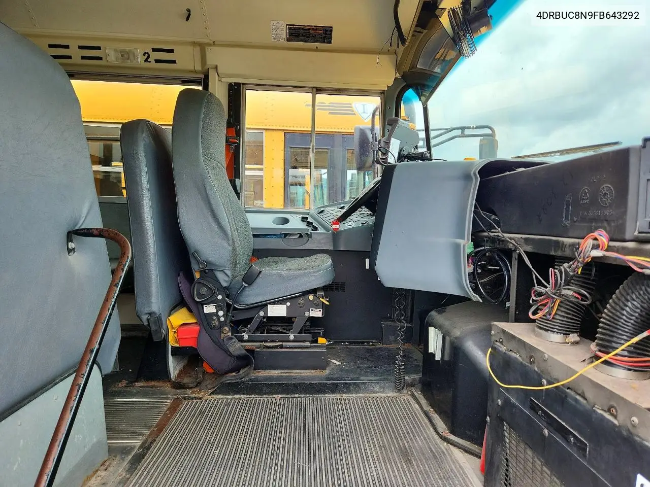 2015 Ic Corporation Ce Series School - School Bus VIN: 4DRBUC8N9FB643292 Lot: 58966106