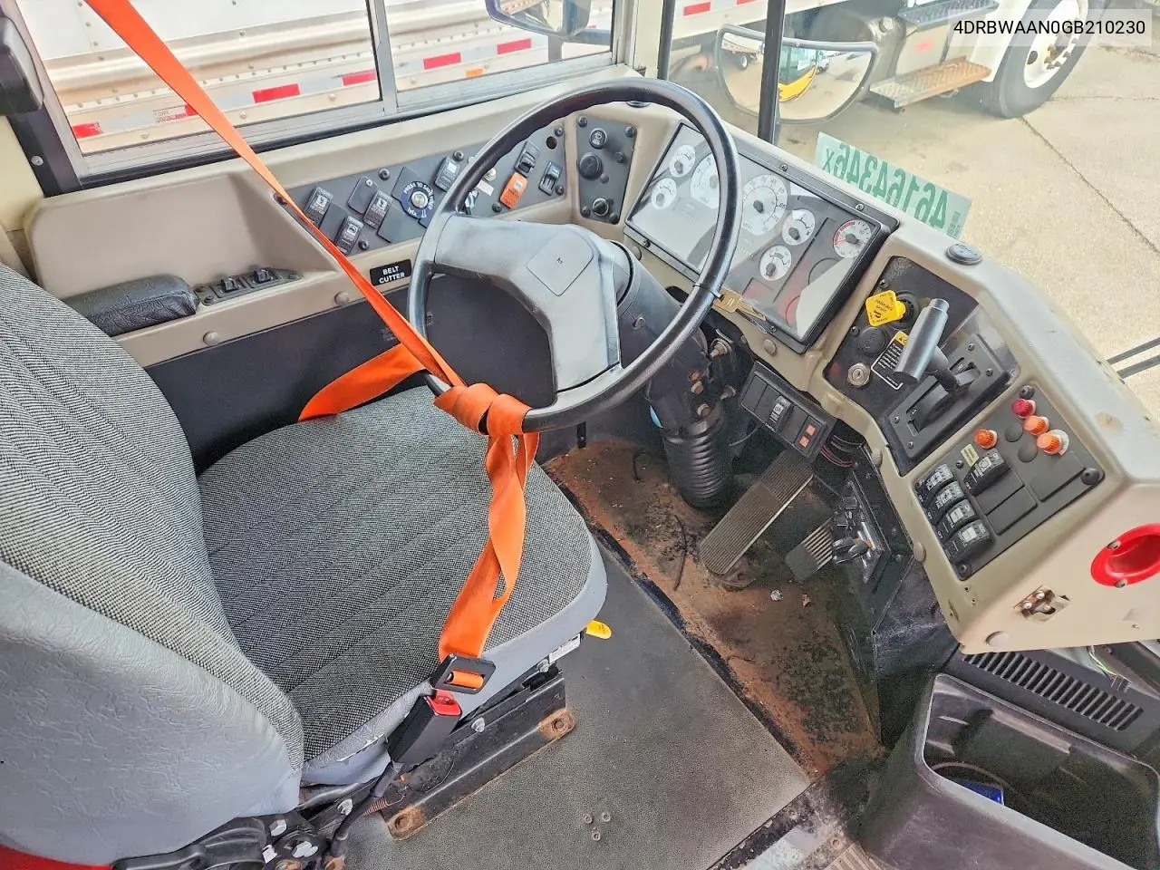 2016 Ic Corporation Re Series School - School Bus VIN: 4DRBWAAN0GB210230 Lot: 46164346