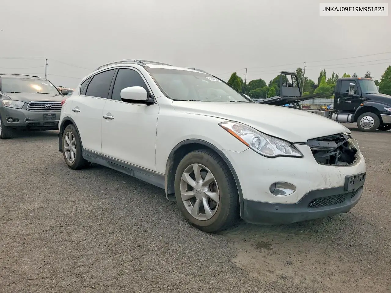 2009 Infiniti Ex35 VIN: JNKAJ09F19M951823 Lot: 61940366