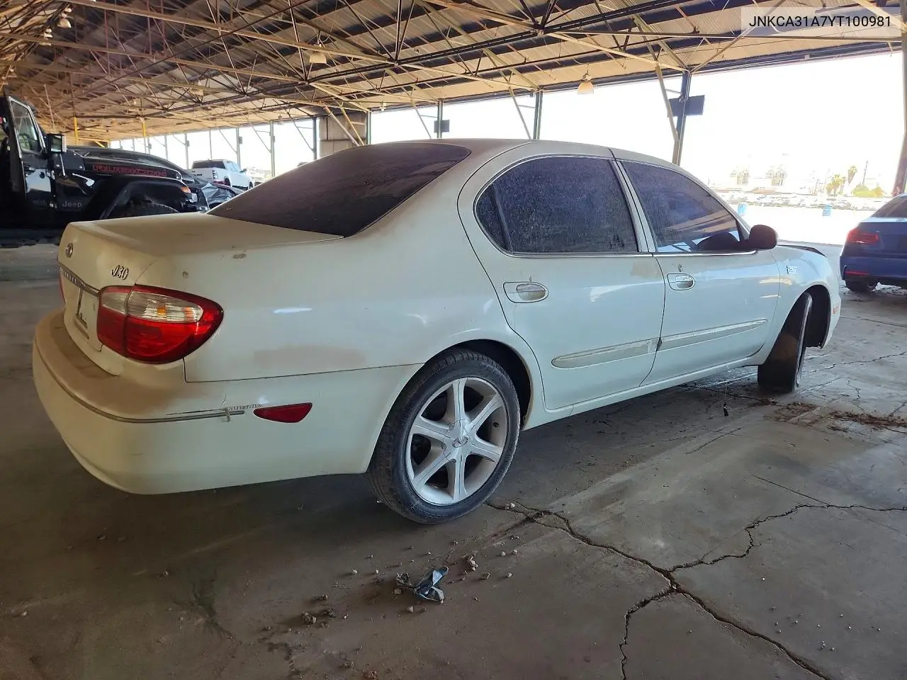 2000 Infiniti I30 Base VIN: JNKCA31A7YT100981 Lot: 56192156