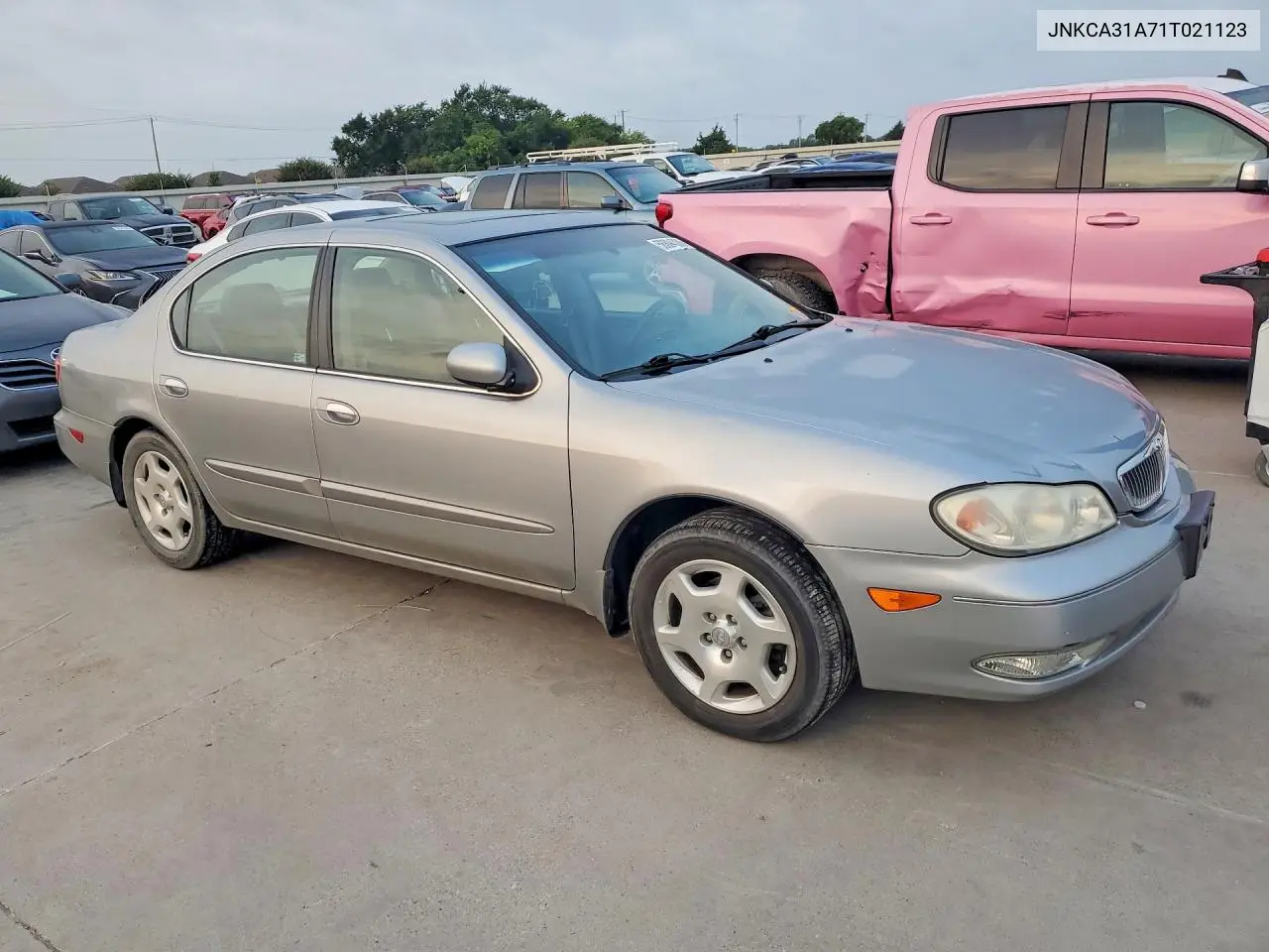 2001 Infiniti I30 Base VIN: JNKCA31A71T021123 Lot: 56804336