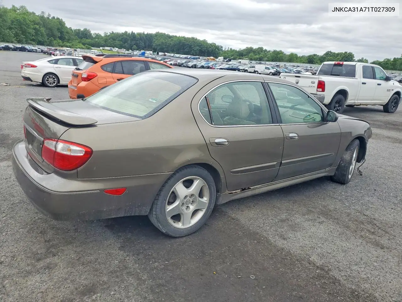 2001 Infiniti I30 Base VIN: JNKCA31A71T027309 Lot: 58568926
