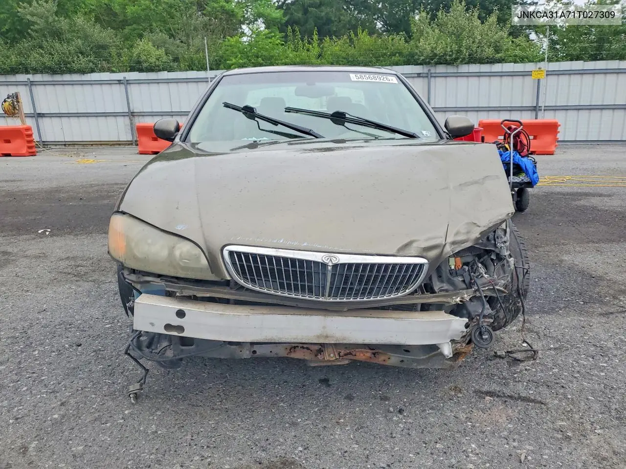 2001 Infiniti I30 Base VIN: JNKCA31A71T027309 Lot: 58568926