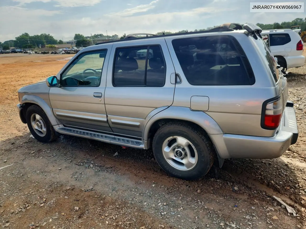 1999 Infiniti Qx4 Base VIN: JNRAR07Y4XW066967 Lot: 54183586