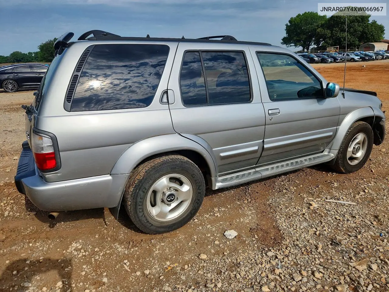1999 Infiniti Qx4 Base VIN: JNRAR07Y4XW066967 Lot: 54183586