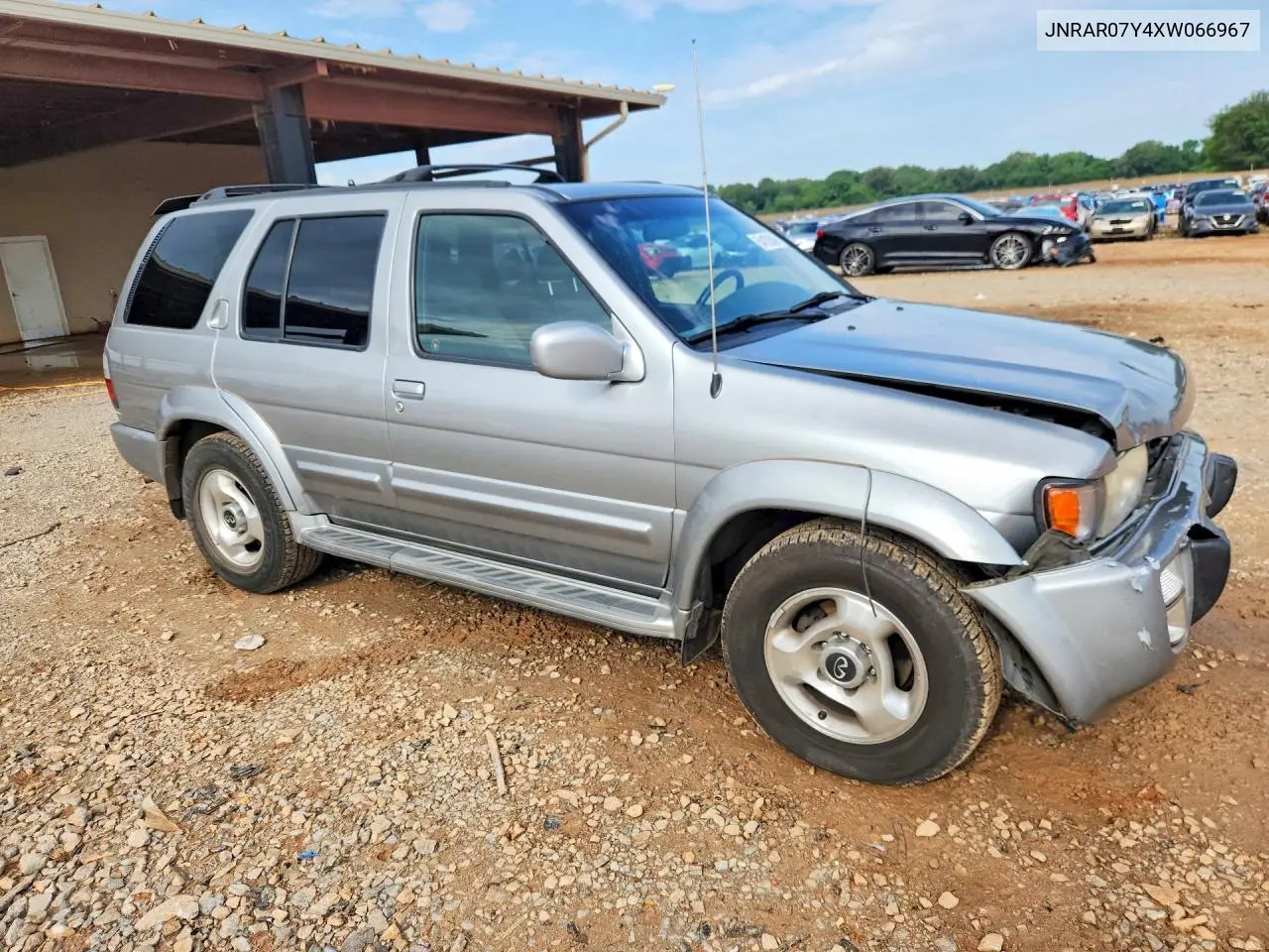 1999 Infiniti Qx4 Base VIN: JNRAR07Y4XW066967 Lot: 54183586