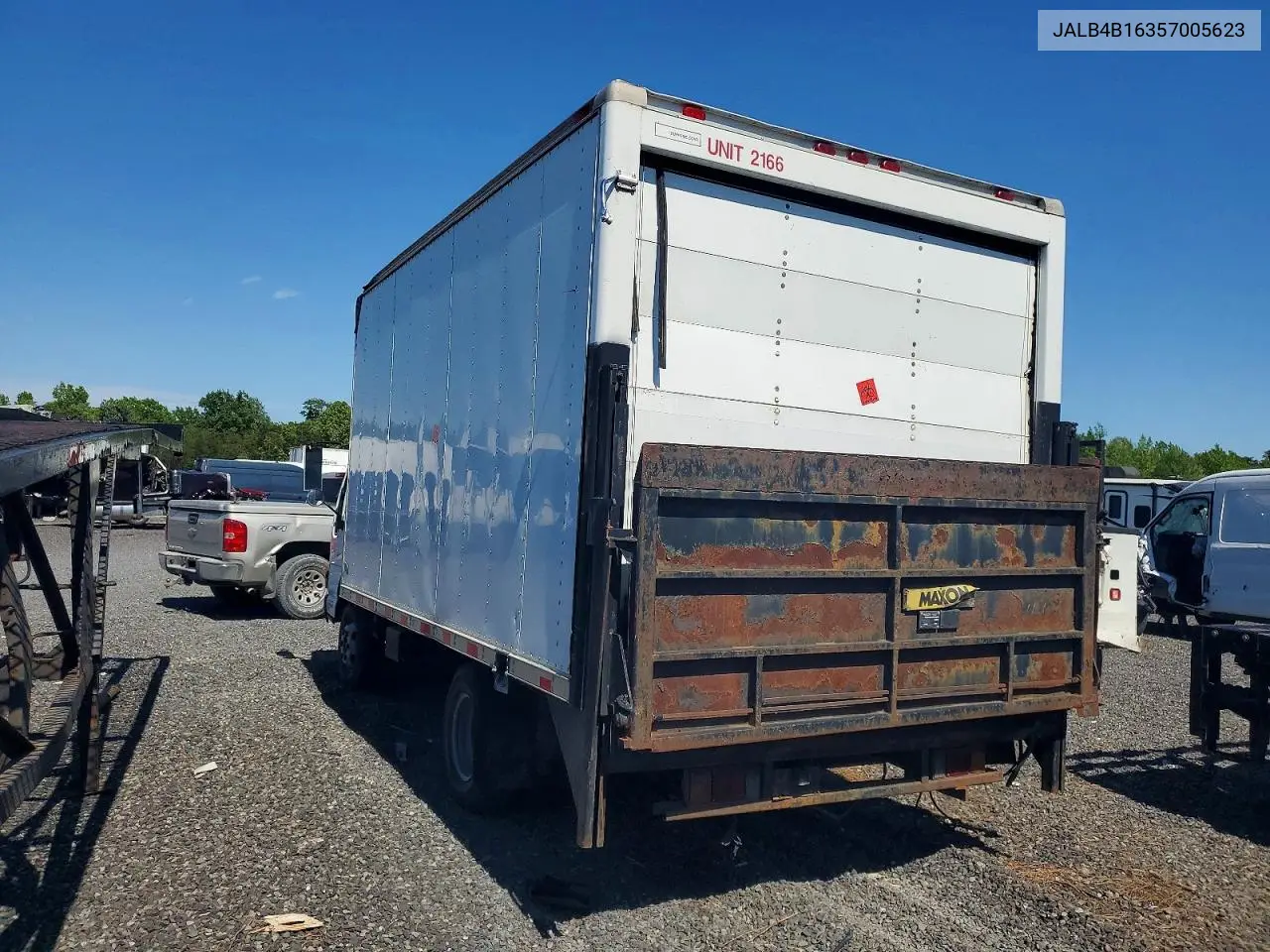 2005 Isuzu Npr Box Truck VIN: JALB4B16357005623 Lot: 53062186