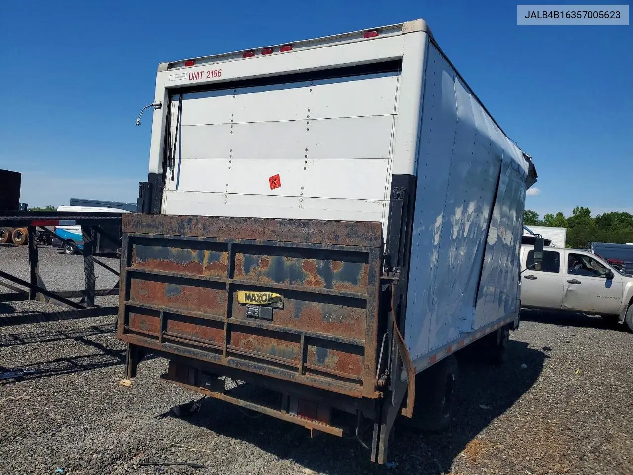 2005 Isuzu Npr Box Truck VIN: JALB4B16357005623 Lot: 53062186