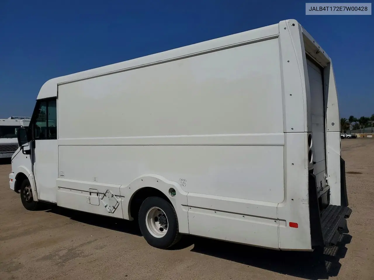 2014 Isuzu Reach Npr Step Van ** R & D * Cln Title * Pri Fleet ** VIN: JALB4T172E7W00428 Lot: 56724036