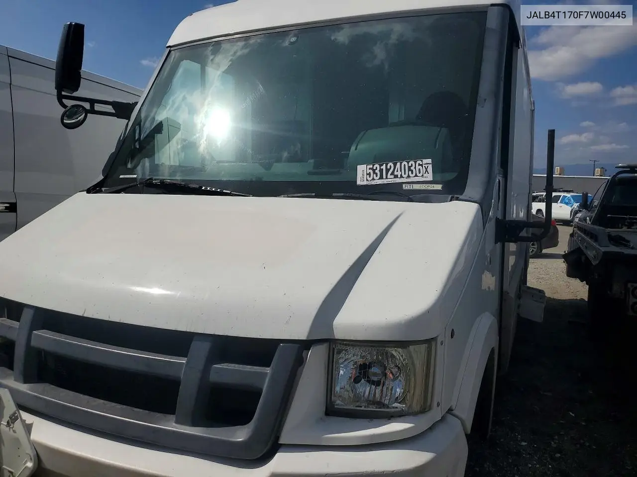 2015 Isuzu Reach Npr Step Van ** Cln Title * Pri Fleet * Security Alarm Activated ** VIN: JALB4T170F7W00445 Lot: 57091376