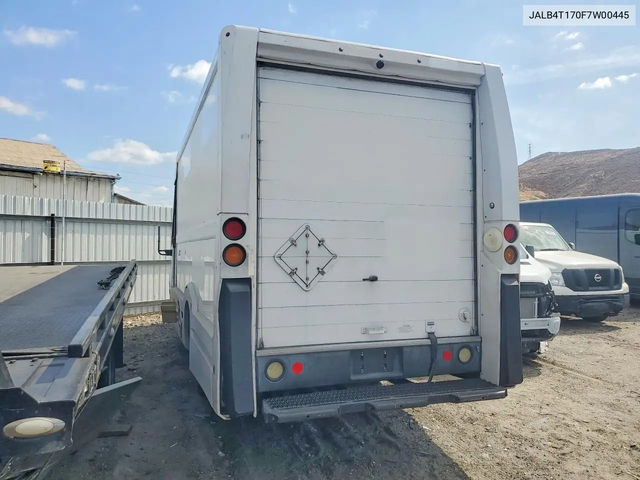 2015 Isuzu Reach Npr Step Van ** Cln Title * Pri Fleet * Security Alarm Activated ** VIN: JALB4T170F7W00445 Lot: 57091376