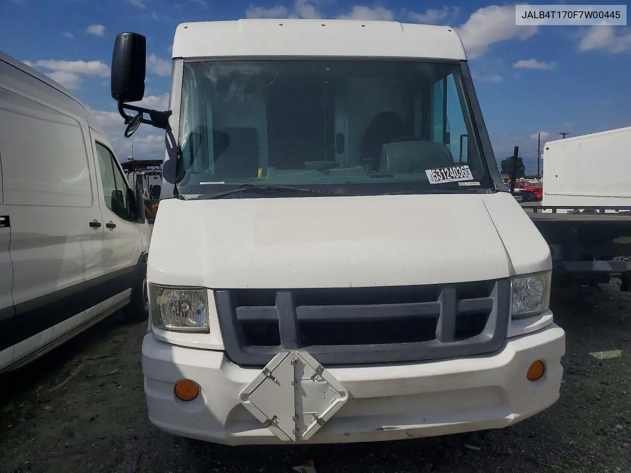 2015 Isuzu Reach Npr Step Van ** Cln Title * Pri Fleet * Security Alarm Activated ** VIN: JALB4T170F7W00445 Lot: 57091376