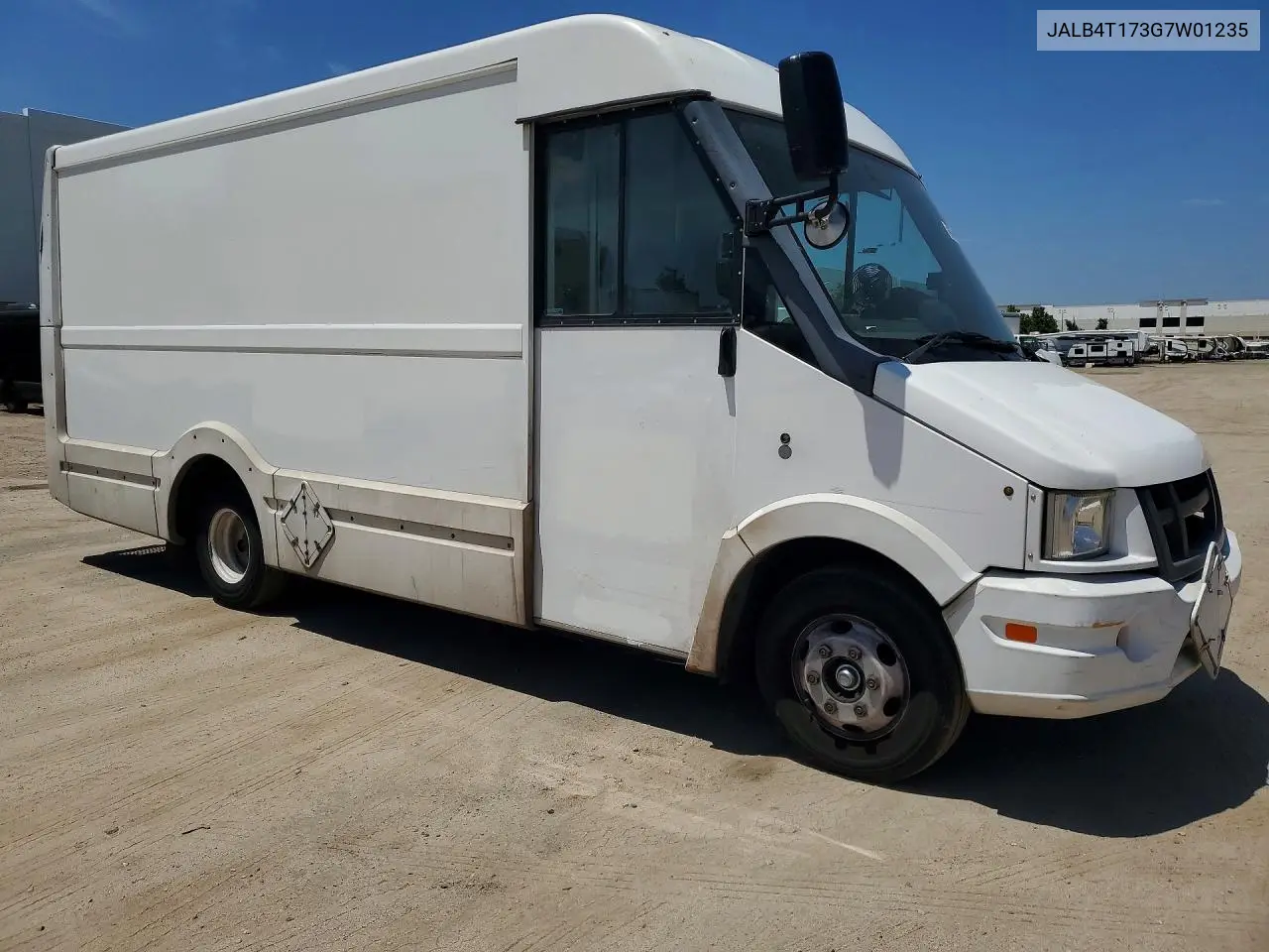 2016 Isuzu Reach Npr Step Van ** R & D * Cln Title * Pri Fleet ** VIN: JALB4T173G7W01235 Lot: 58499346