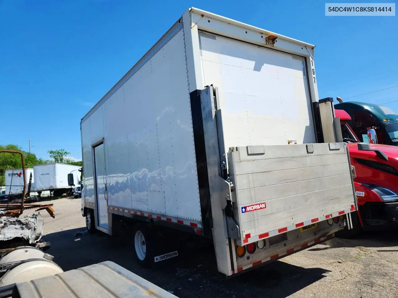 2019 Isuzu Npr Hd Box Truck ** R & D * Cln Title * Pri Fleet * Ck Eng Lt On ** VIN: 54DC4W1C8KS814414 Lot: 59201856