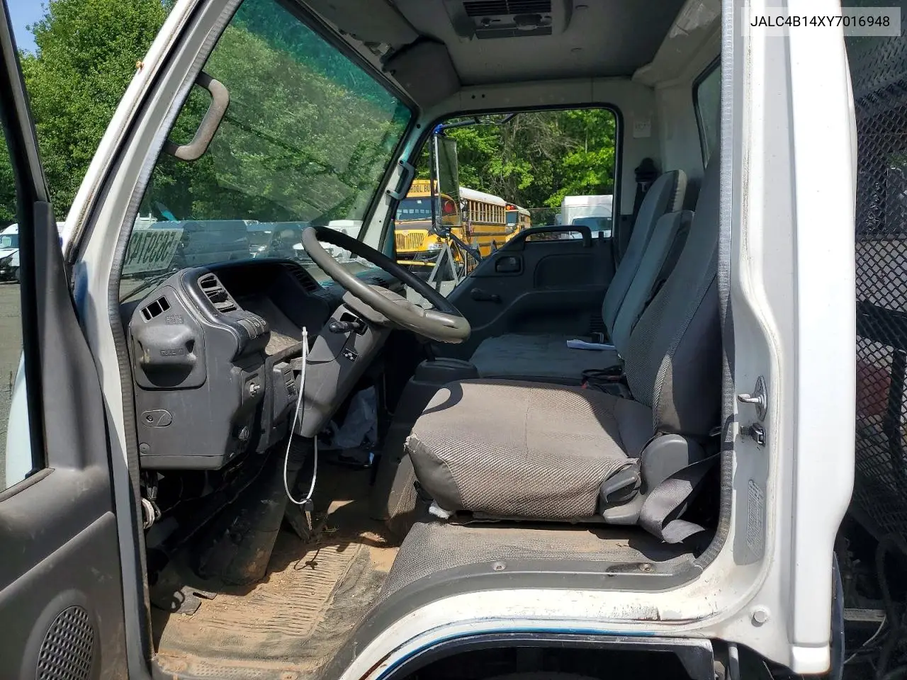 2000 Isuzu Npr VIN: JALC4B14XY7016948 Lot: 56397426