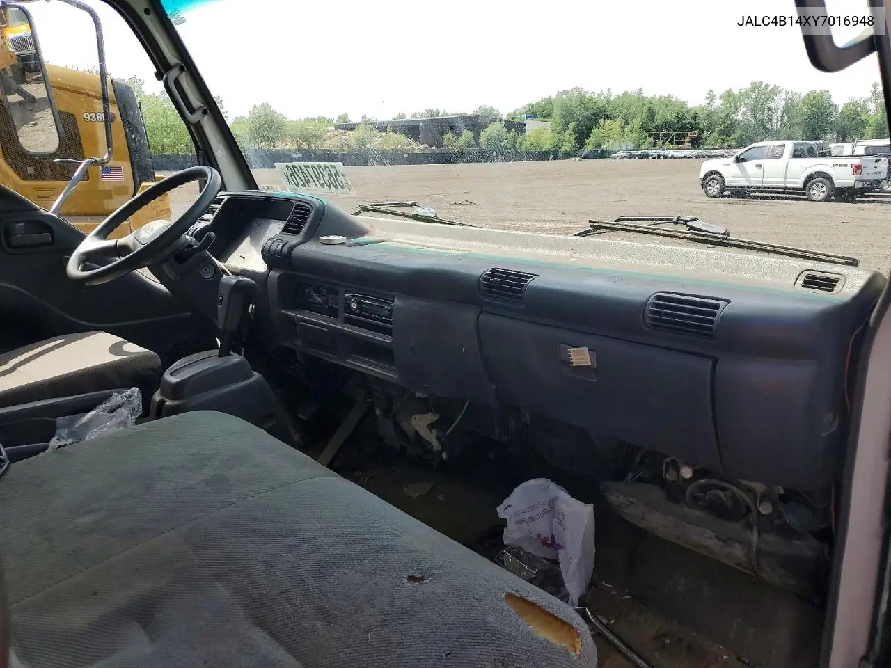 2000 Isuzu Npr VIN: JALC4B14XY7016948 Lot: 56397426