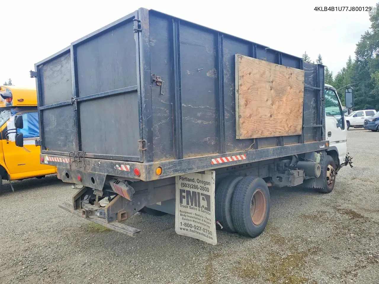2007 Isuzu Npr Dump Truck VIN: 4KLB4B1U77J800129 Lot: 56444976