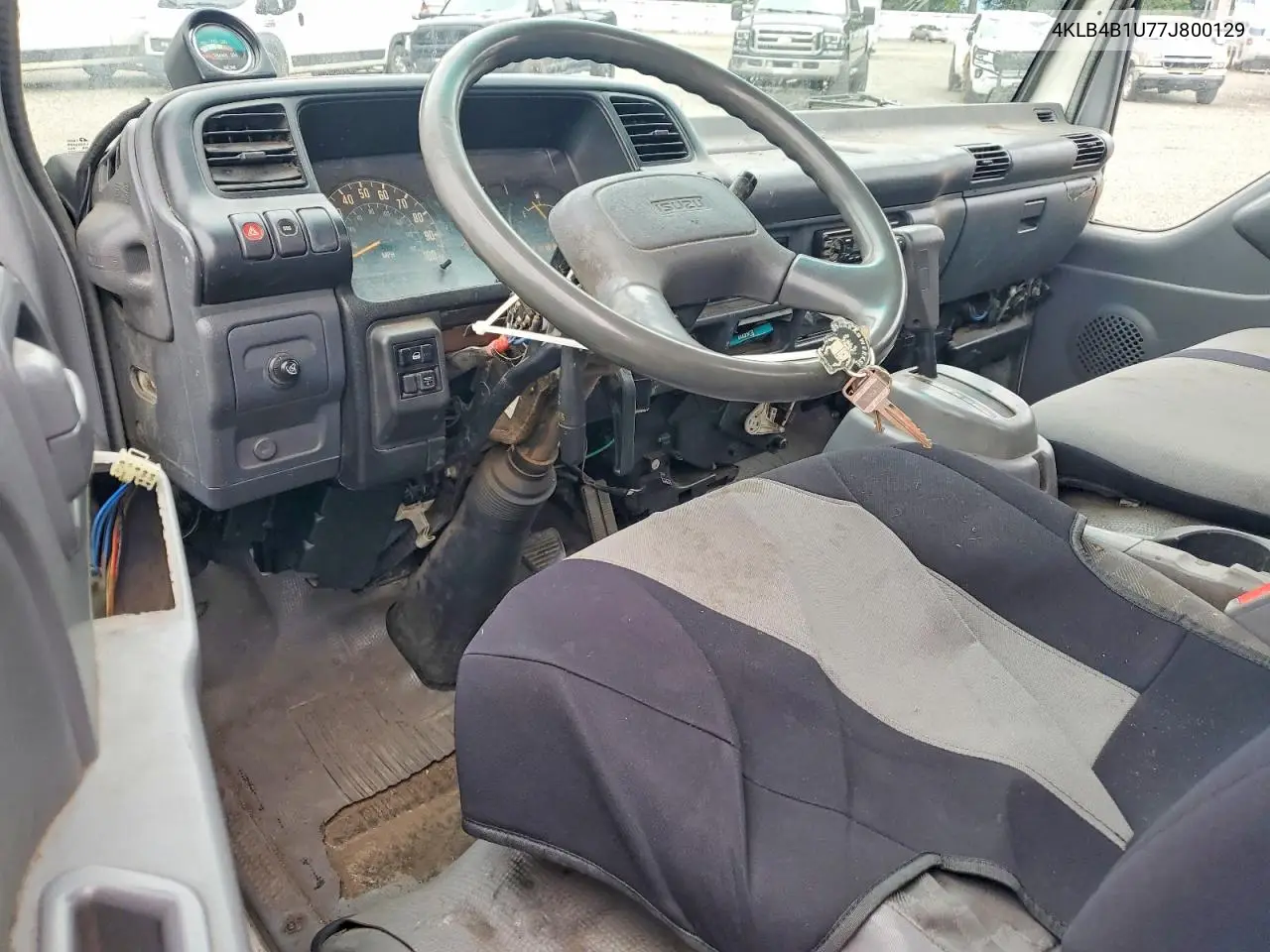 2007 Isuzu Npr Dump Truck VIN: 4KLB4B1U77J800129 Lot: 56444976