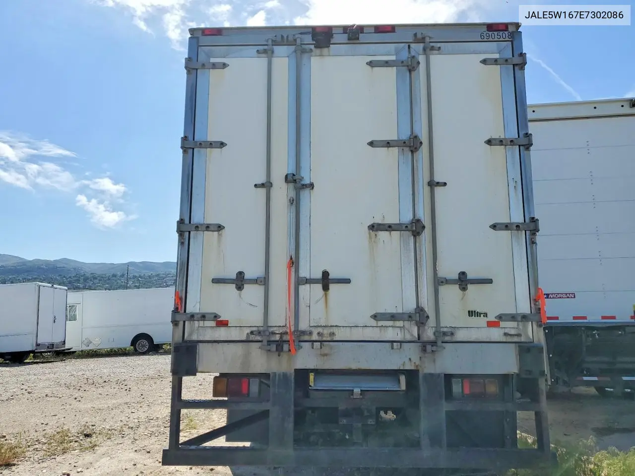2014 Isuzu Nrr - Refrigerated Box Truck VIN: JALE5W167E7302086 Lot: 58476236