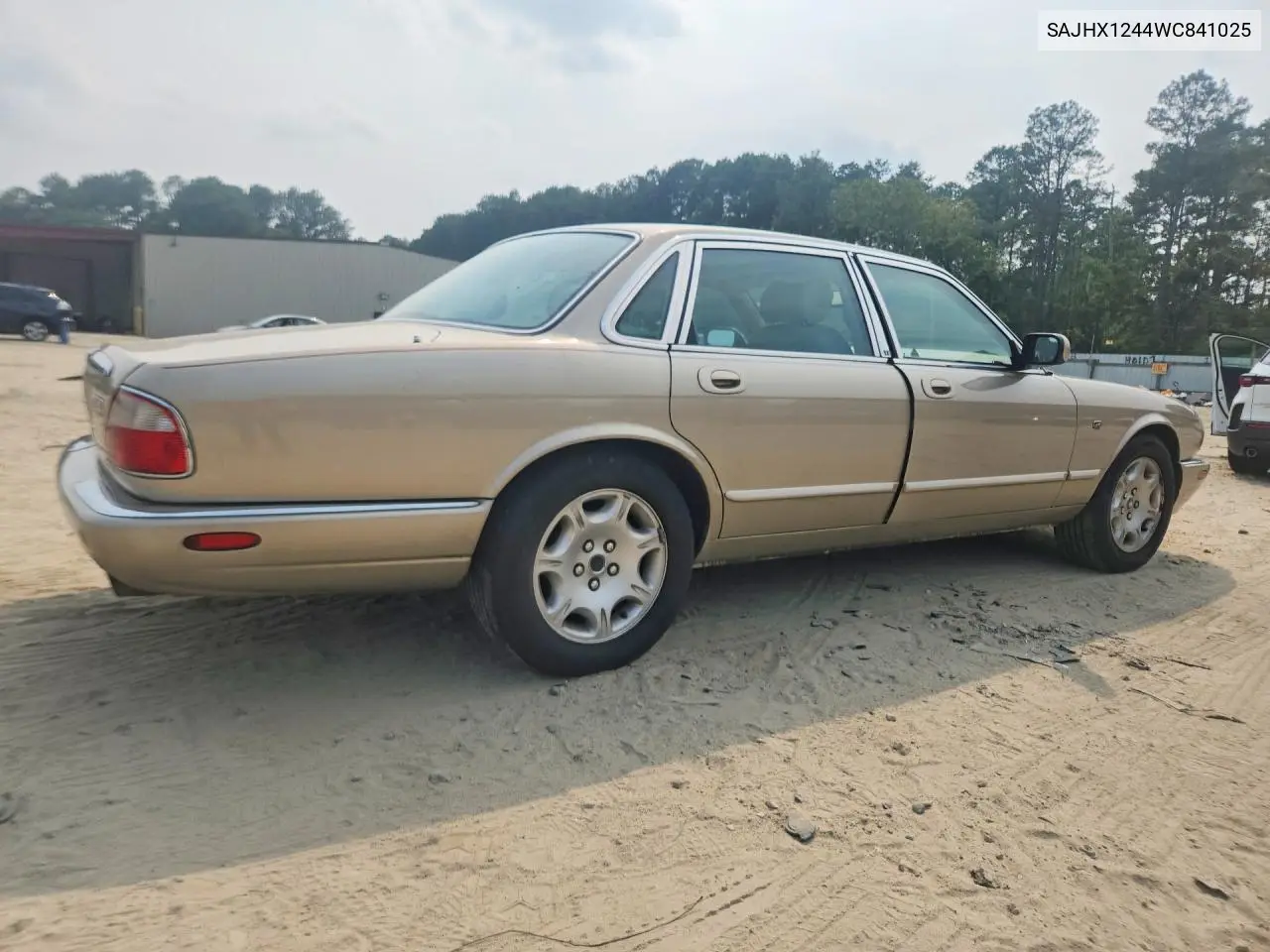 1998 Jaguar Xj8 VIN: SAJHX1244WC841025 Lot: 60724656