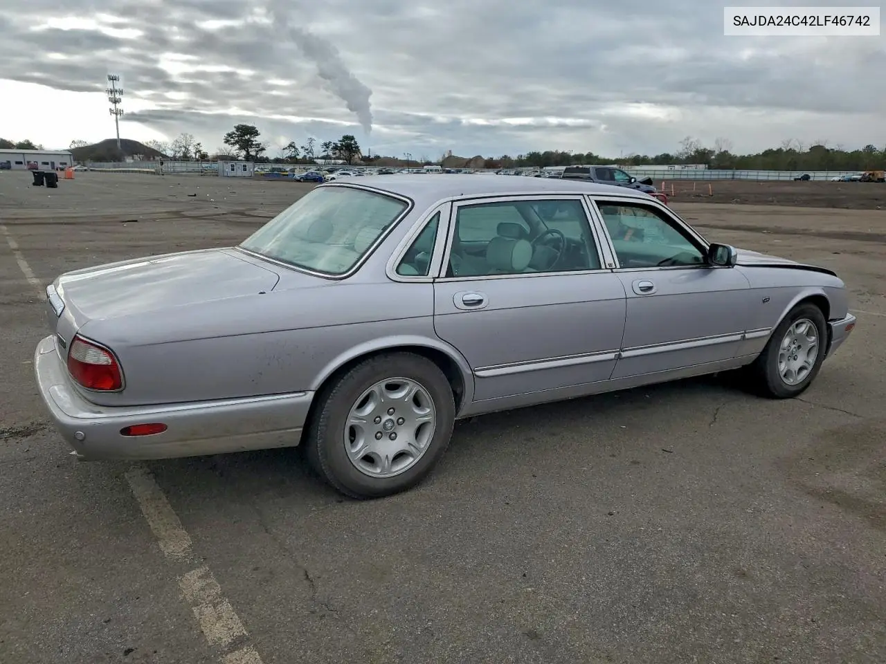 SAJDA24C42LF46742 2002 Jaguar Vandenplas