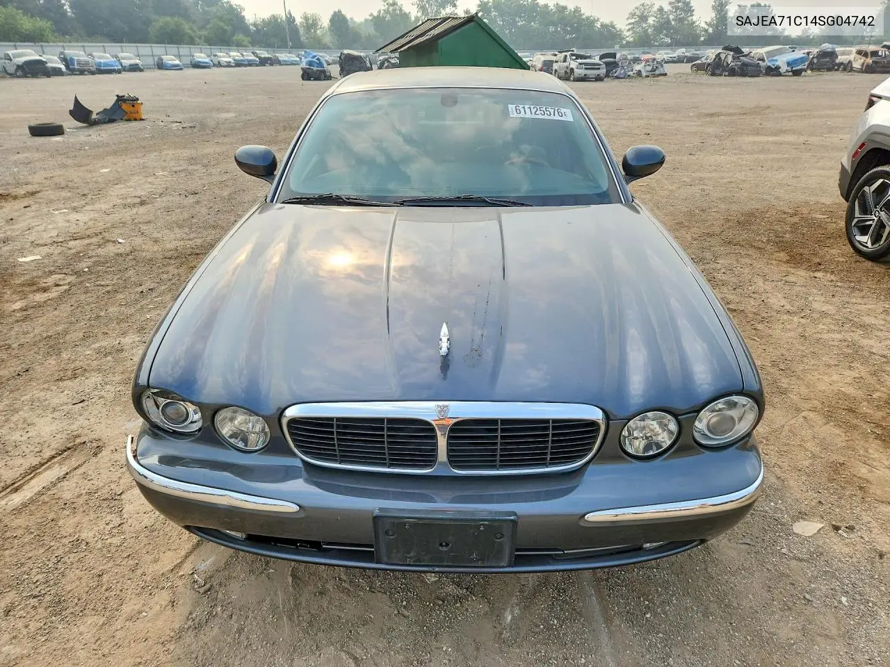 2004 Jaguar Xj8 VIN: SAJEA71C14SG04742 Lot: 61125576