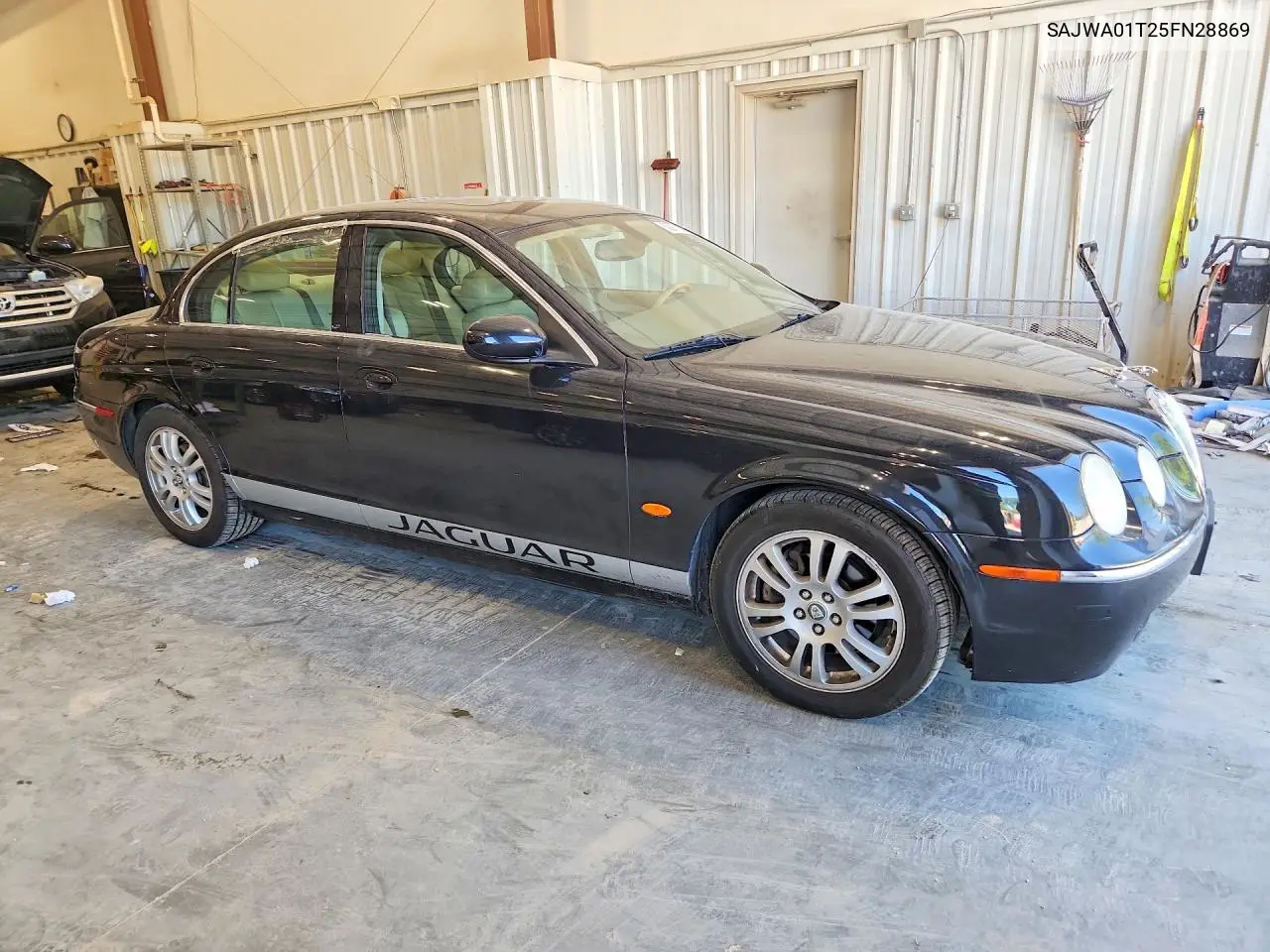 2005 Jaguar S-Type VIN: SAJWA01T25FN28869 Lot: 60971876