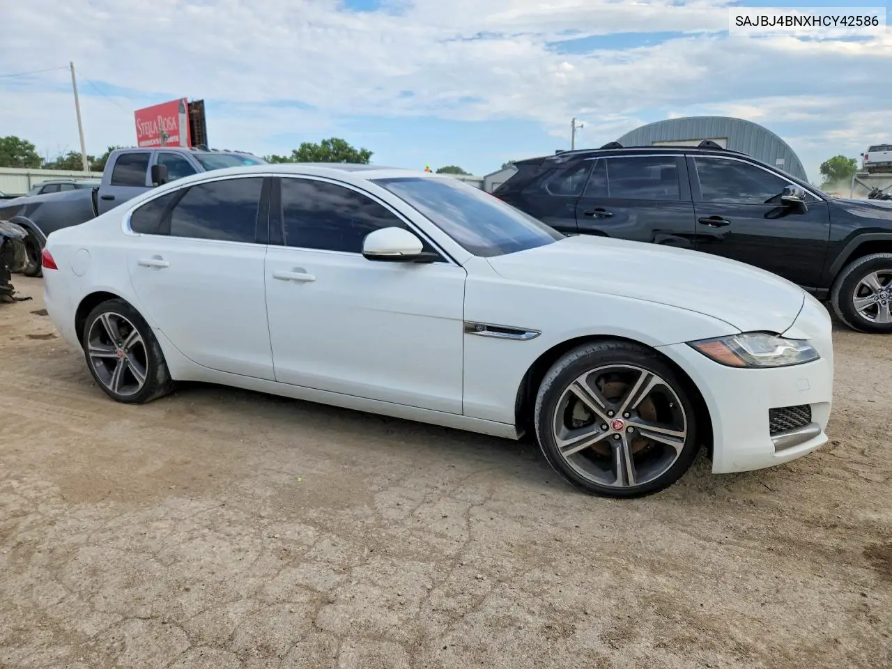 2017 Jaguar Xf Premium VIN: SAJBJ4BNXHCY42586 Lot: 59959876
