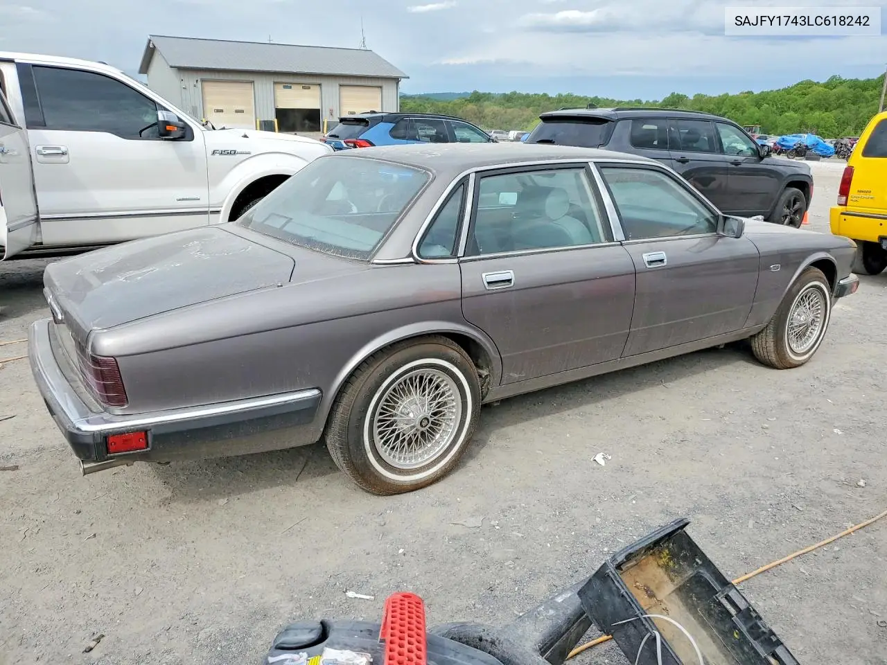 1990 Jaguar Xj6 Baseline VIN: SAJFY1743LC618242 Lot: 53592056