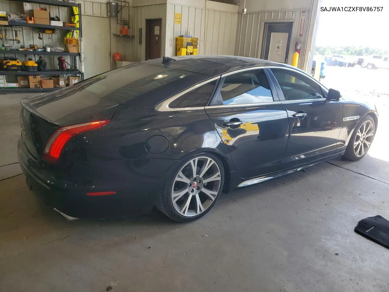 2015 Jaguar Xj VIN: SAJWA1CZXF8V86757 Lot: 61890416