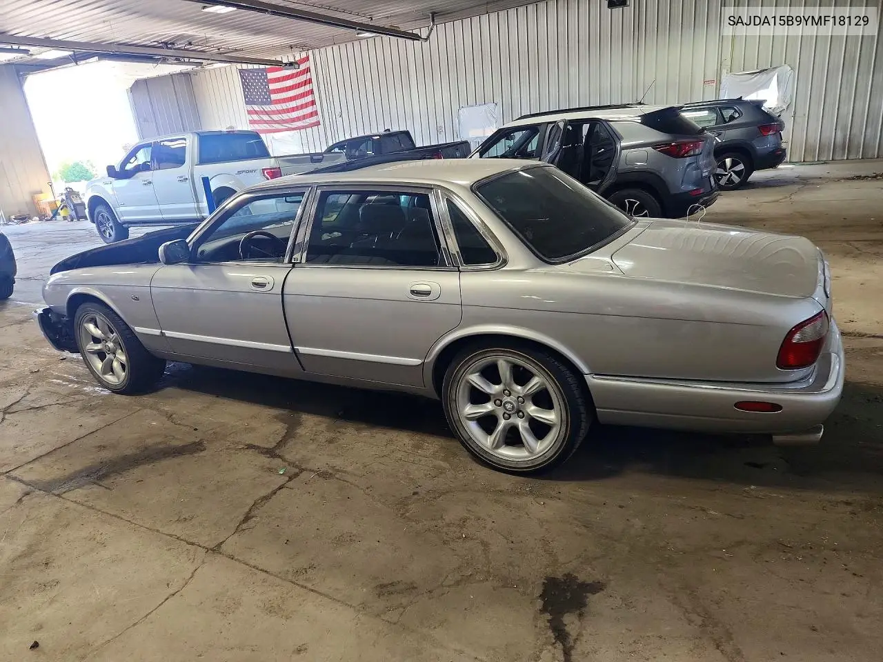 2000 Jaguar Xjr VIN: SAJDA15B9YMF18129 Lot: 55168276