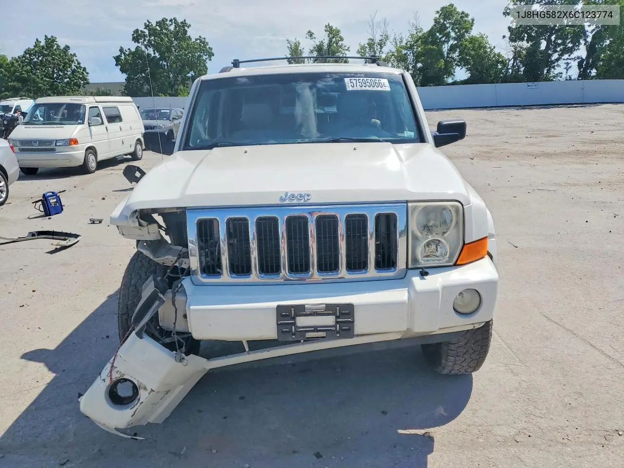 2006 Jeep Commander Limited VIN: 1J8HG582X6C123774 Lot: 57595066