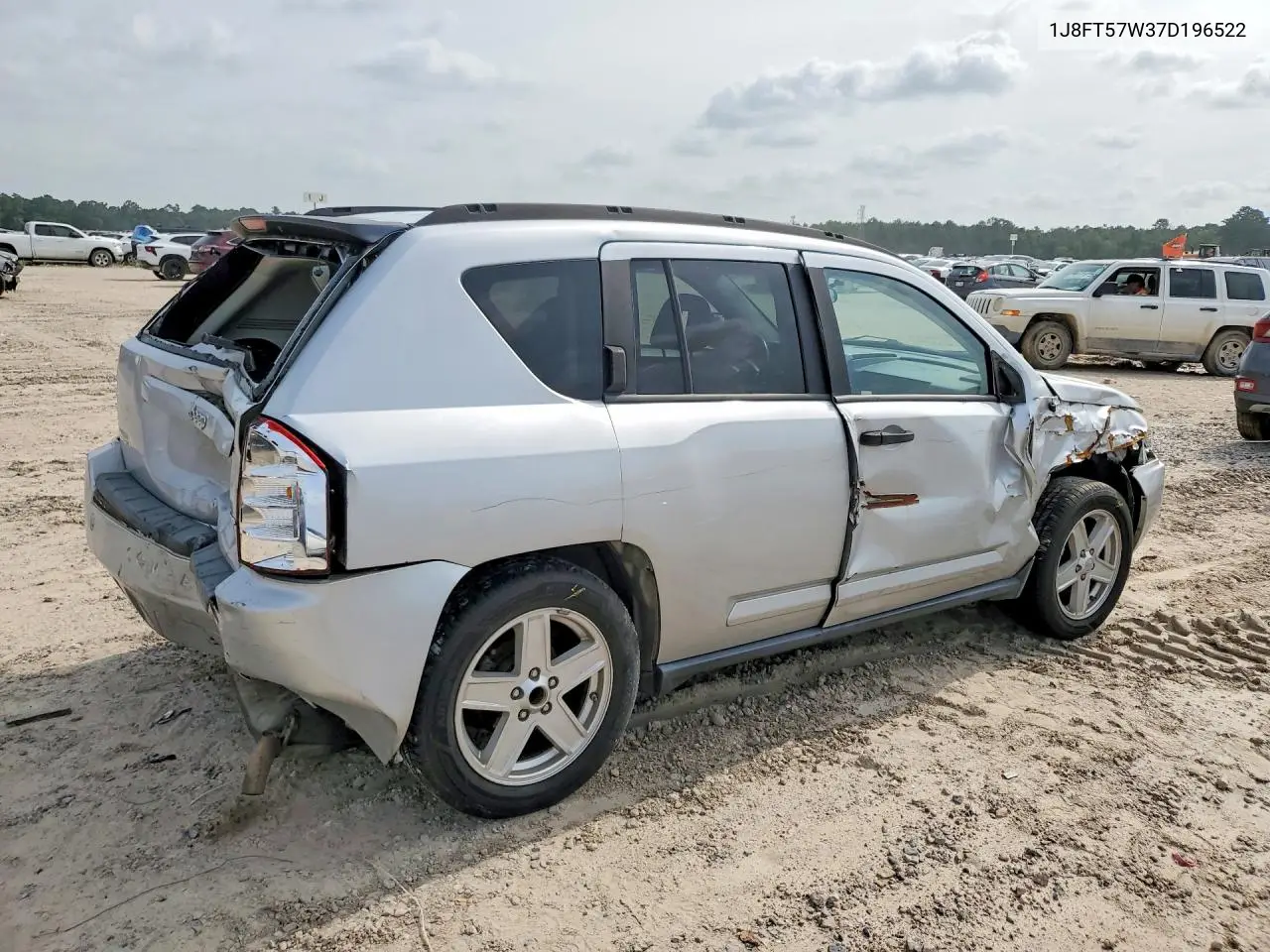 2007 Jeep Compass Limited VIN: 1J8FT57W37D196522 Lot: 57413056