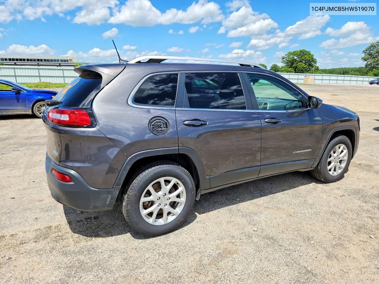 2017 Jeep Cherokee Latitude VIN: 1C4PJMCB5HW519070 Lot: 52904606