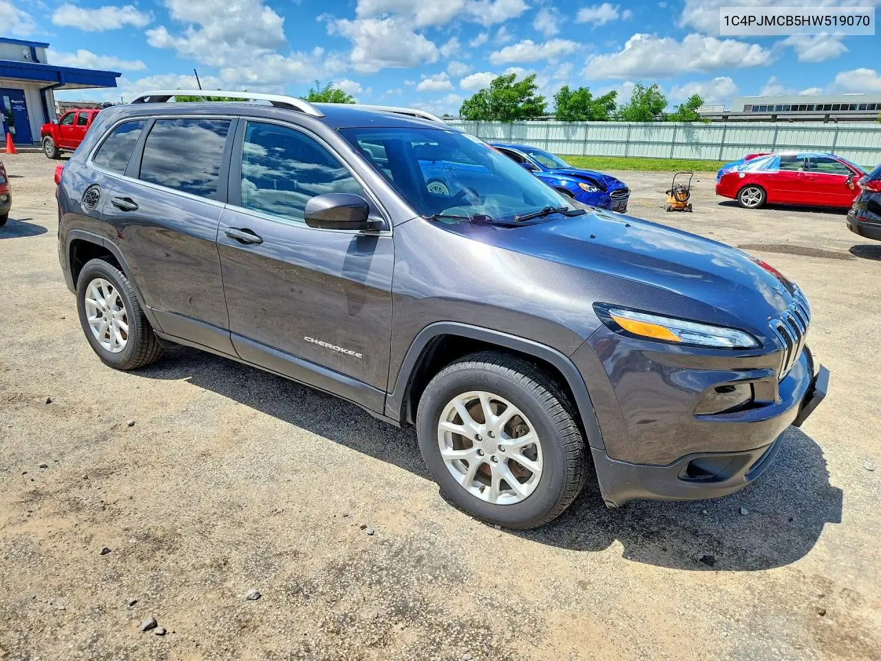 2017 Jeep Cherokee Latitude VIN: 1C4PJMCB5HW519070 Lot: 52904606