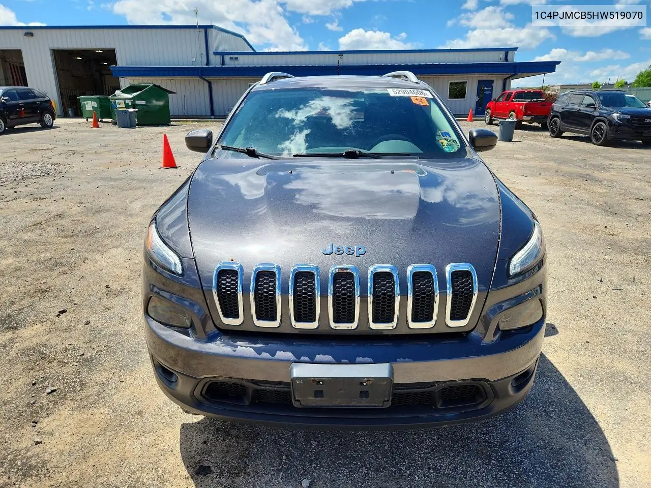 2017 Jeep Cherokee Latitude VIN: 1C4PJMCB5HW519070 Lot: 52904606