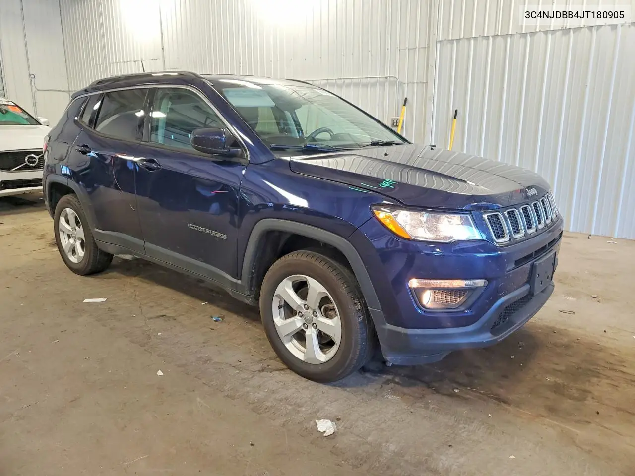 2018 Jeep Compass Latitude VIN: 3C4NJDBB4JT180905 Lot: 56685116