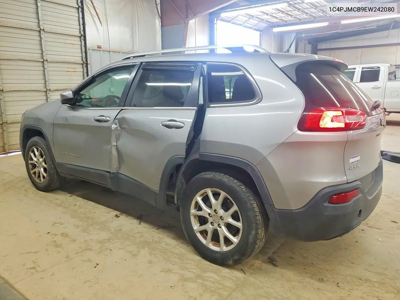 2014 Jeep Cherokee Latitude VIN: 1C4PJMCB9EW242080 Lot: 61468896